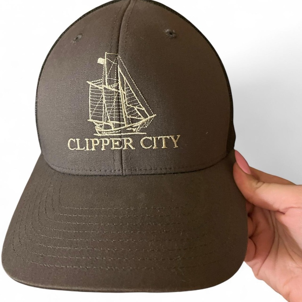 Adjustable Gray Men’s Trucker Cap